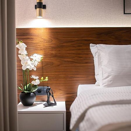 Enyana Luxury Suites Котор Екстер'єр фото