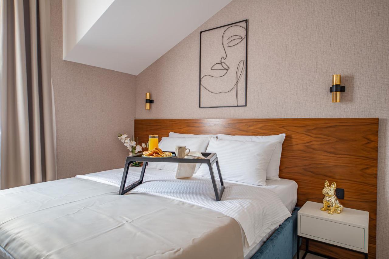 Enyana Luxury Suites Котор Екстер'єр фото
