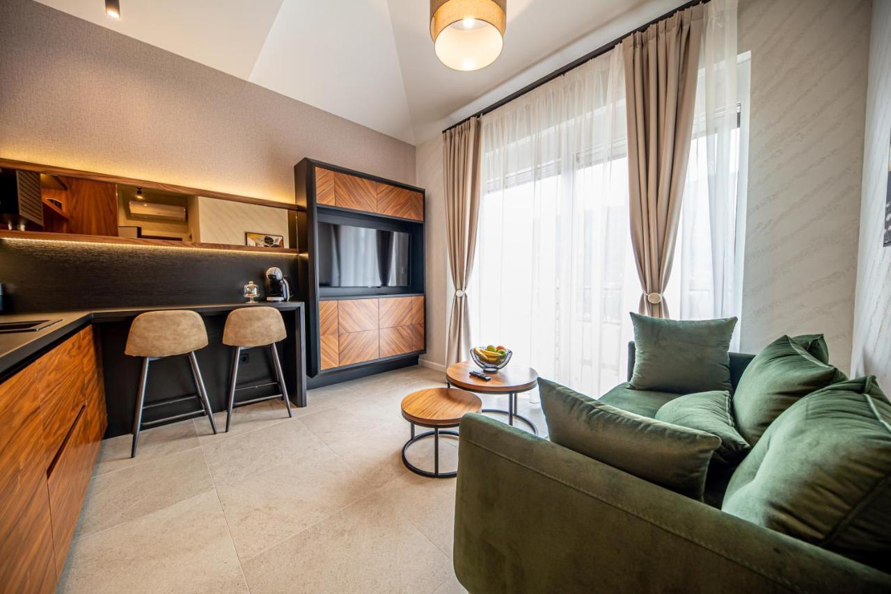 Enyana Luxury Suites Котор Екстер'єр фото