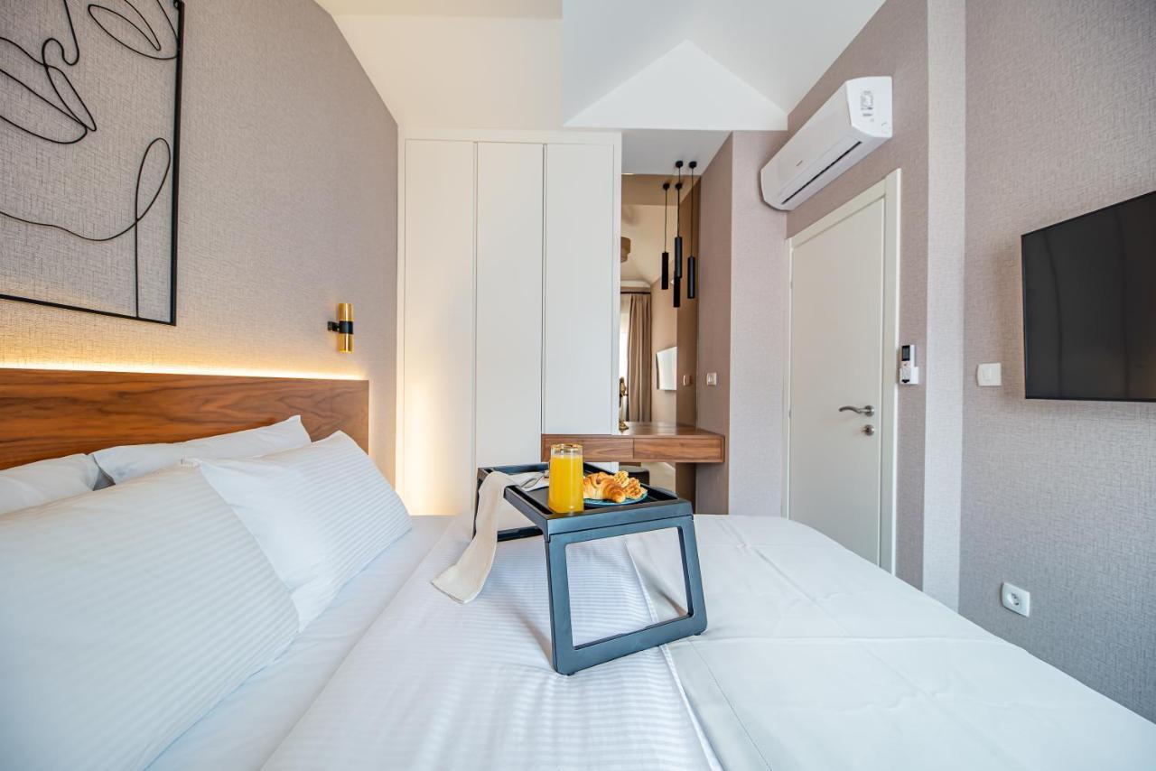 Enyana Luxury Suites Котор Екстер'єр фото