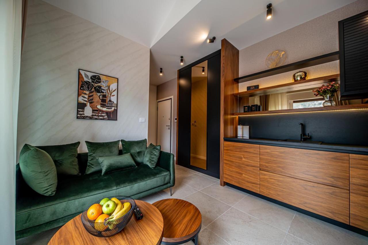 Enyana Luxury Suites Котор Екстер'єр фото