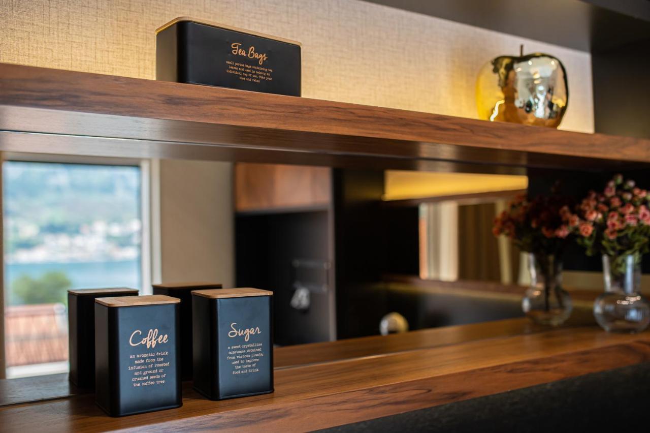 Enyana Luxury Suites Котор Екстер'єр фото