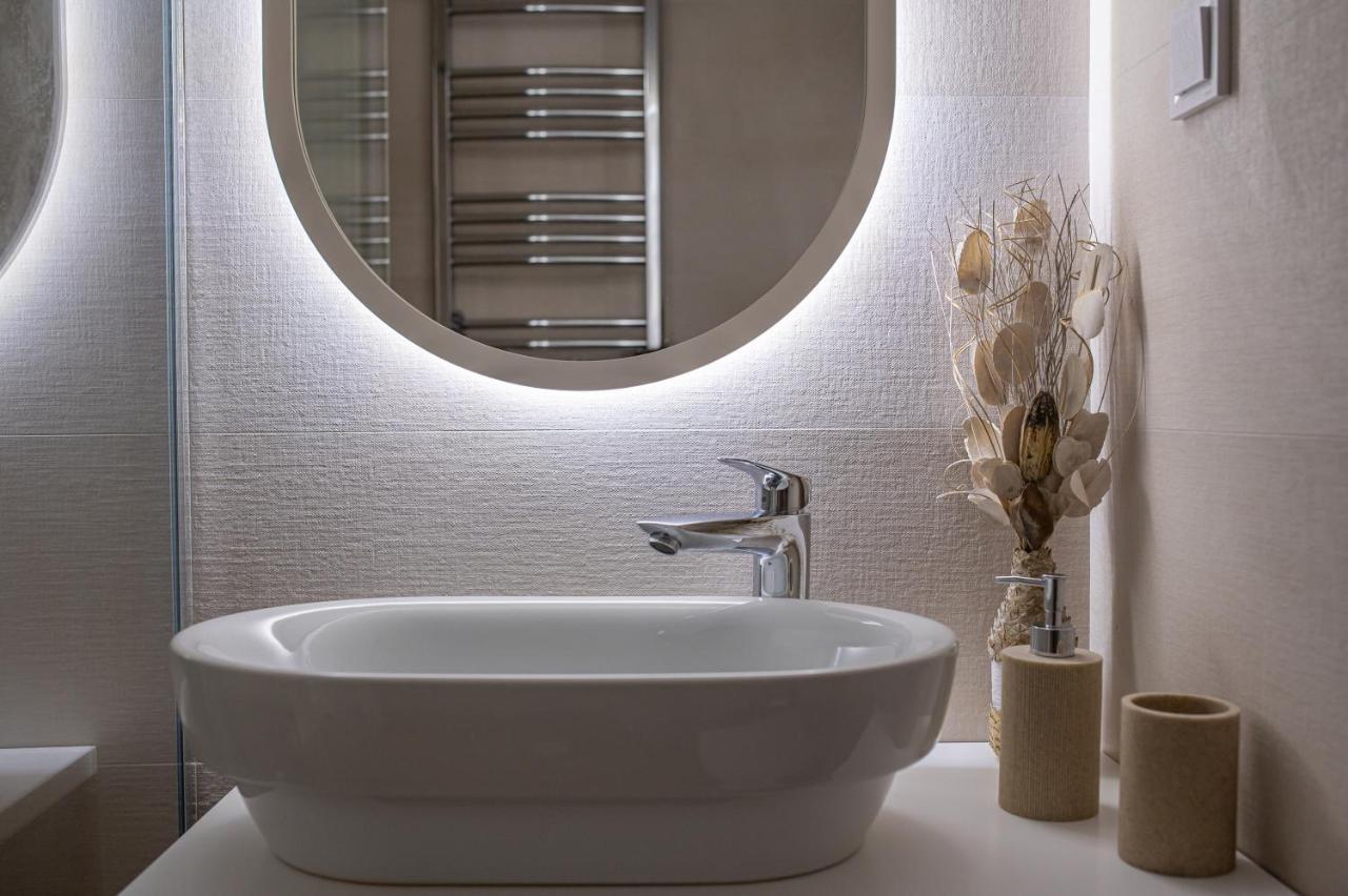 Enyana Luxury Suites Котор Екстер'єр фото