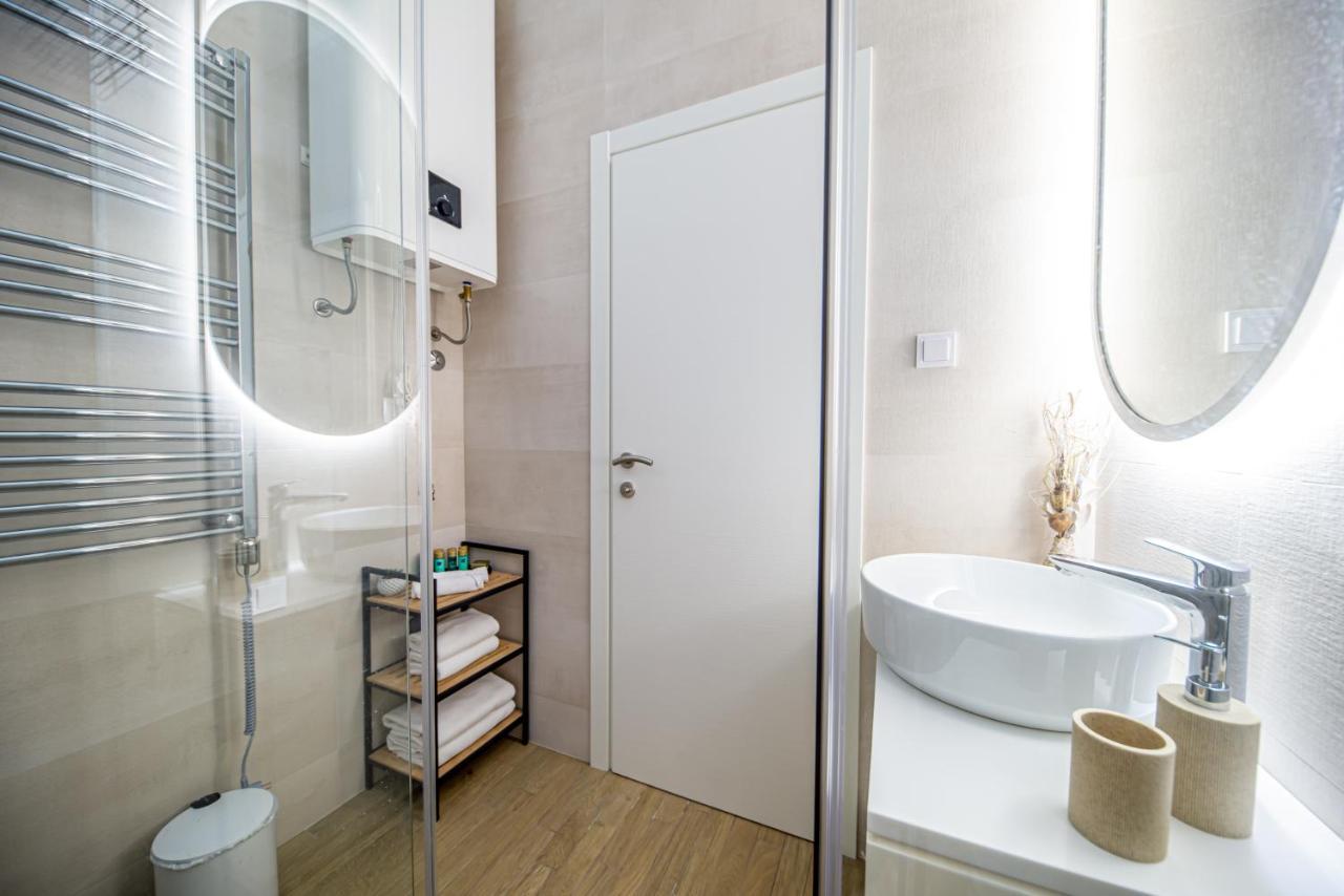 Enyana Luxury Suites Котор Екстер'єр фото
