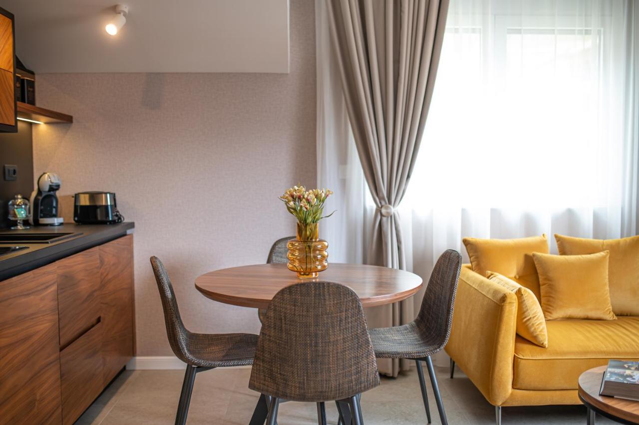 Enyana Luxury Suites Котор Екстер'єр фото