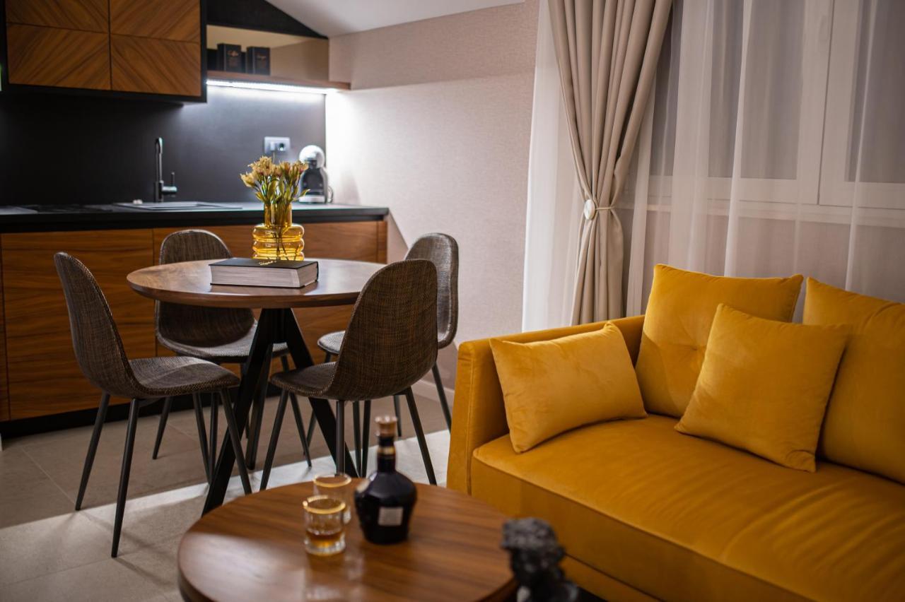 Enyana Luxury Suites Котор Екстер'єр фото