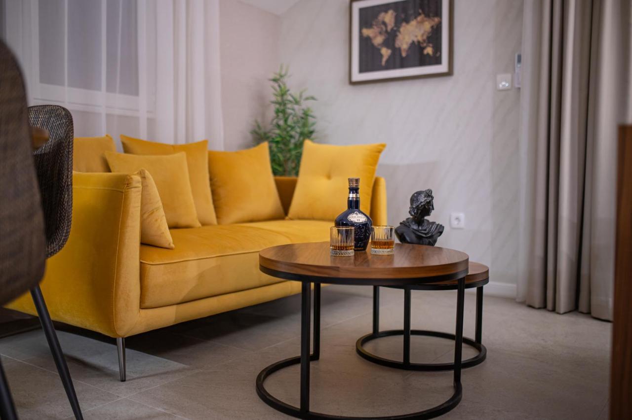 Enyana Luxury Suites Котор Екстер'єр фото