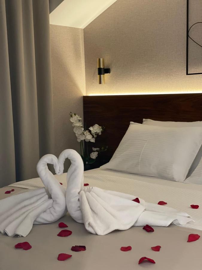 Enyana Luxury Suites Котор Екстер'єр фото